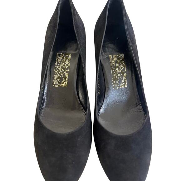 Y2K VTG. SALVATORE FERRAGAMO BLACK SUEDE PUMPS HEELS SZ. 8-8.5 EUC. - Picture 5 of 8